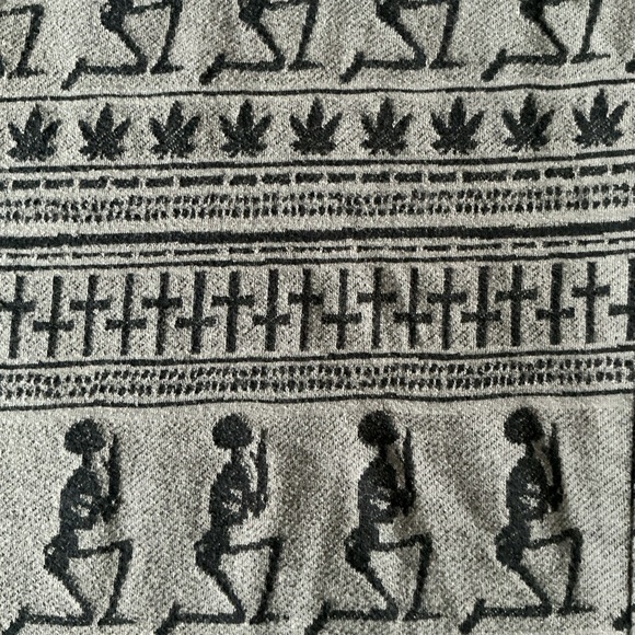 On The Byas Men’s Grey Skeleton Crosses Pot Leaf Tshirt Medium - Picture 3 of 7